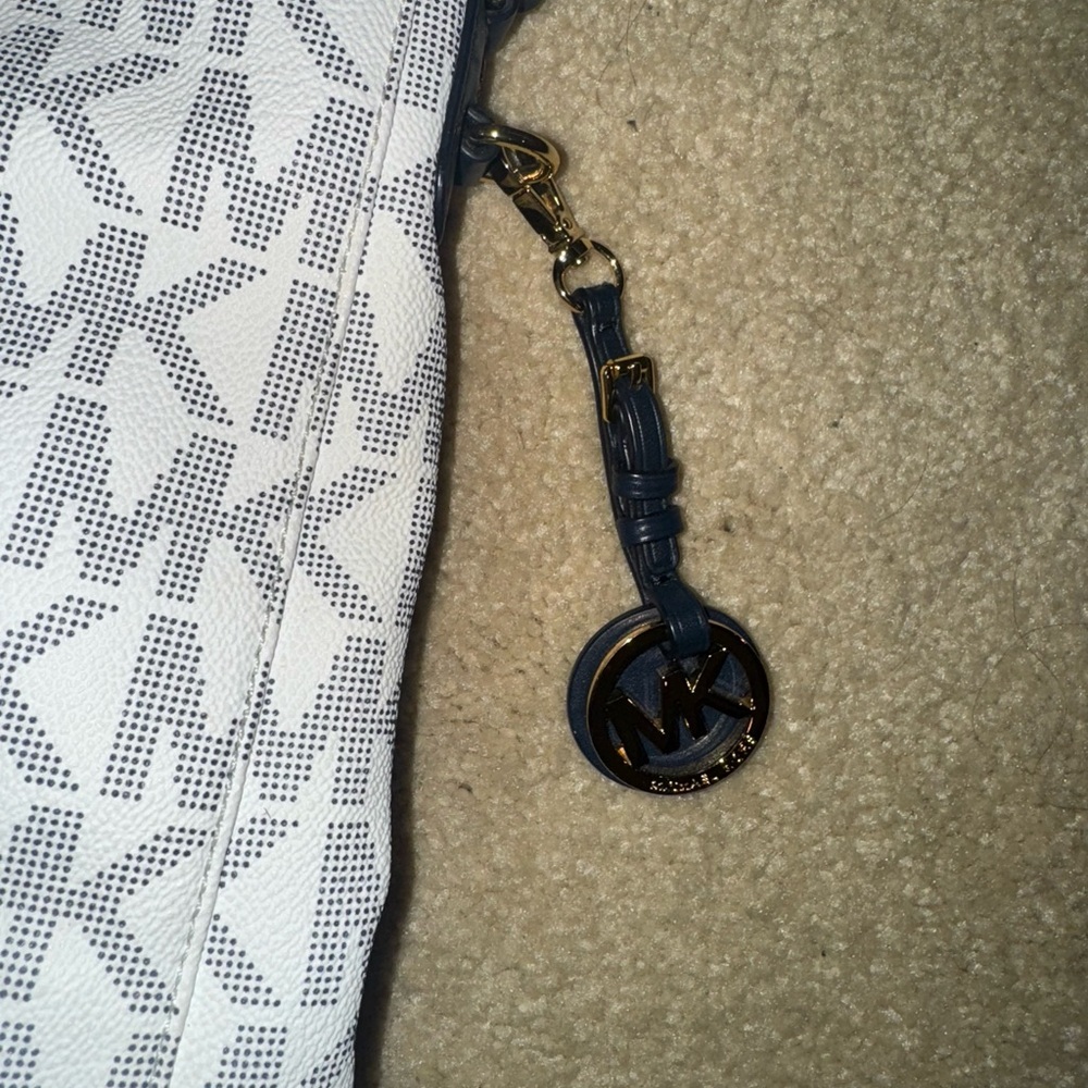 Michael Kors Monogram White and Blue Crossbody Bag - Picture 4 of 6